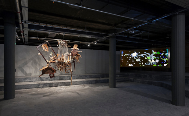 Η υπέρβαση της άβυσσος, ΝΕΟΝ/Ωδείο