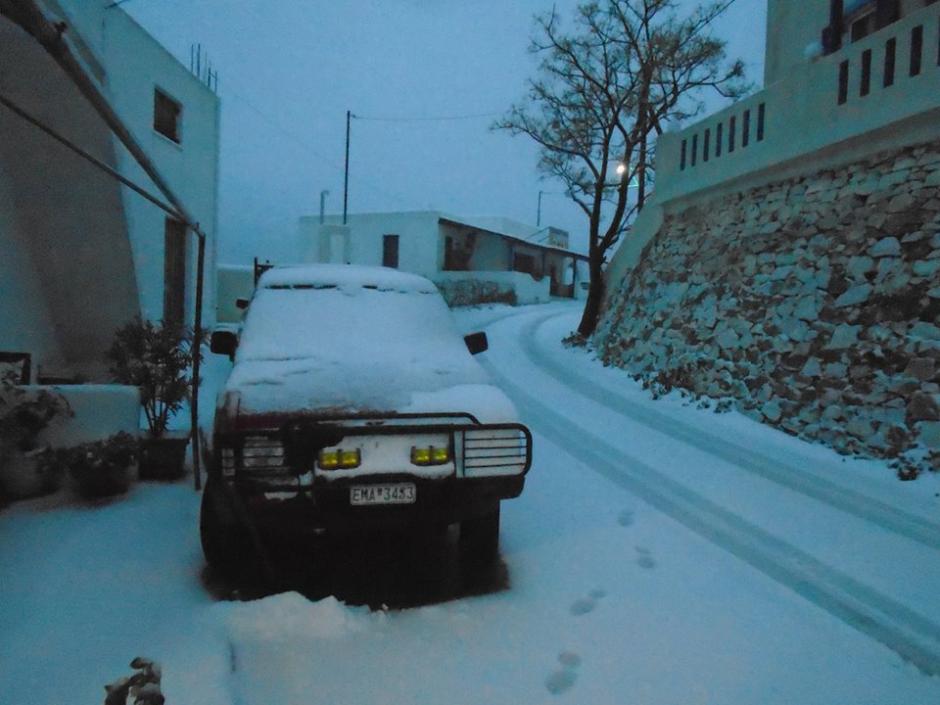 Μέχρι τη θάλασσα έφτασε το χιόνι - naxospress.gr Μέχρι τη θάλασσα έφτασε το χιόνι - naxospress.gr