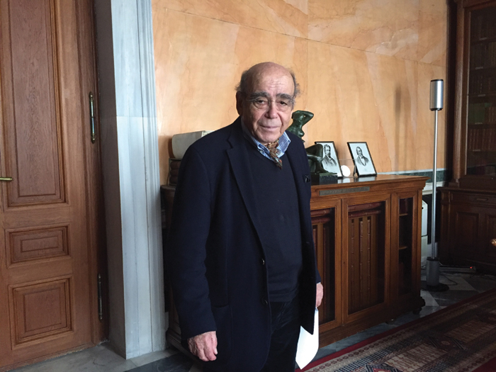  Θανάσης Καρατζάς