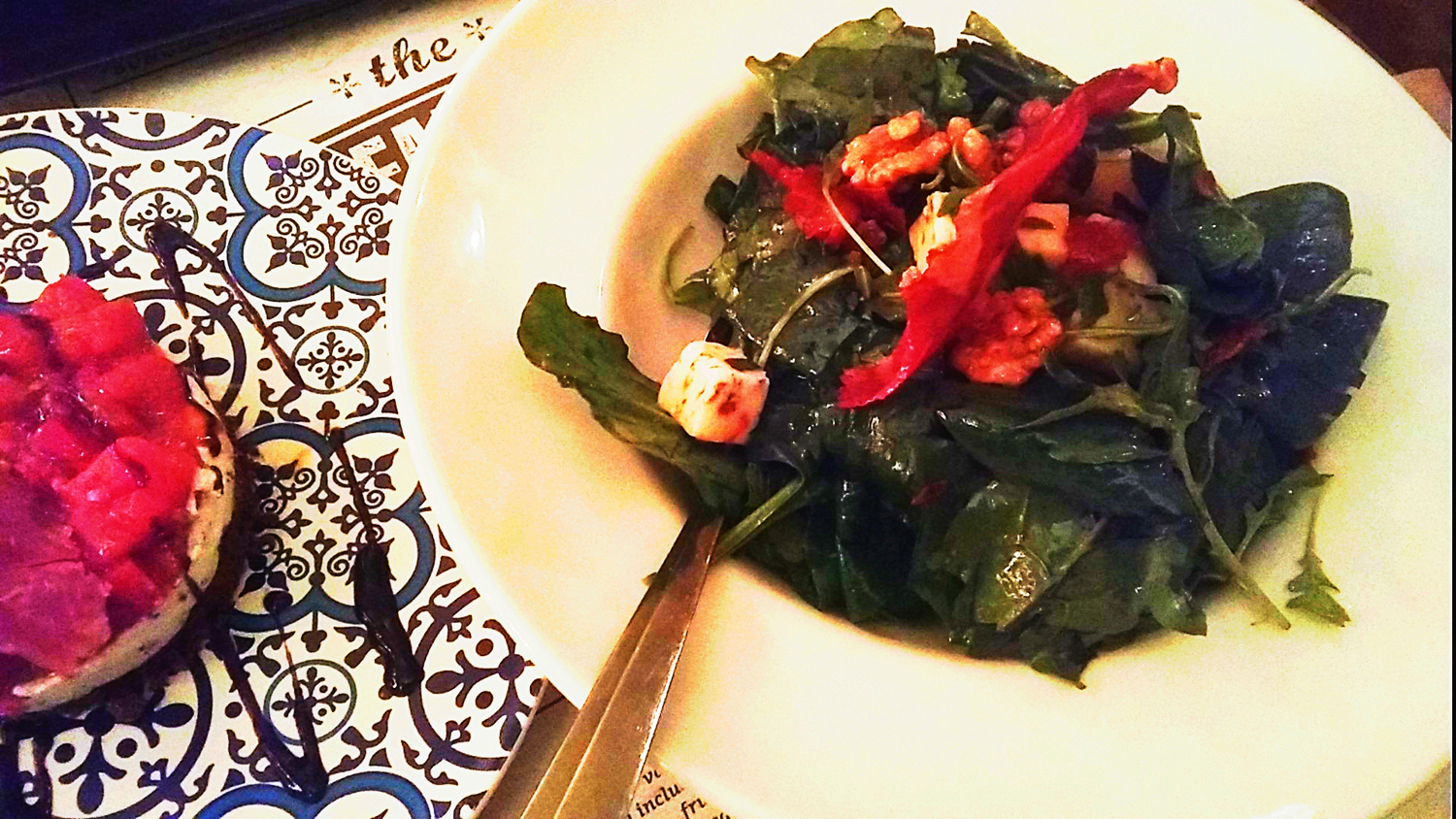 Η σαλάτα “Rucola & Gorgonzola” και το αλμυρό cheesecake