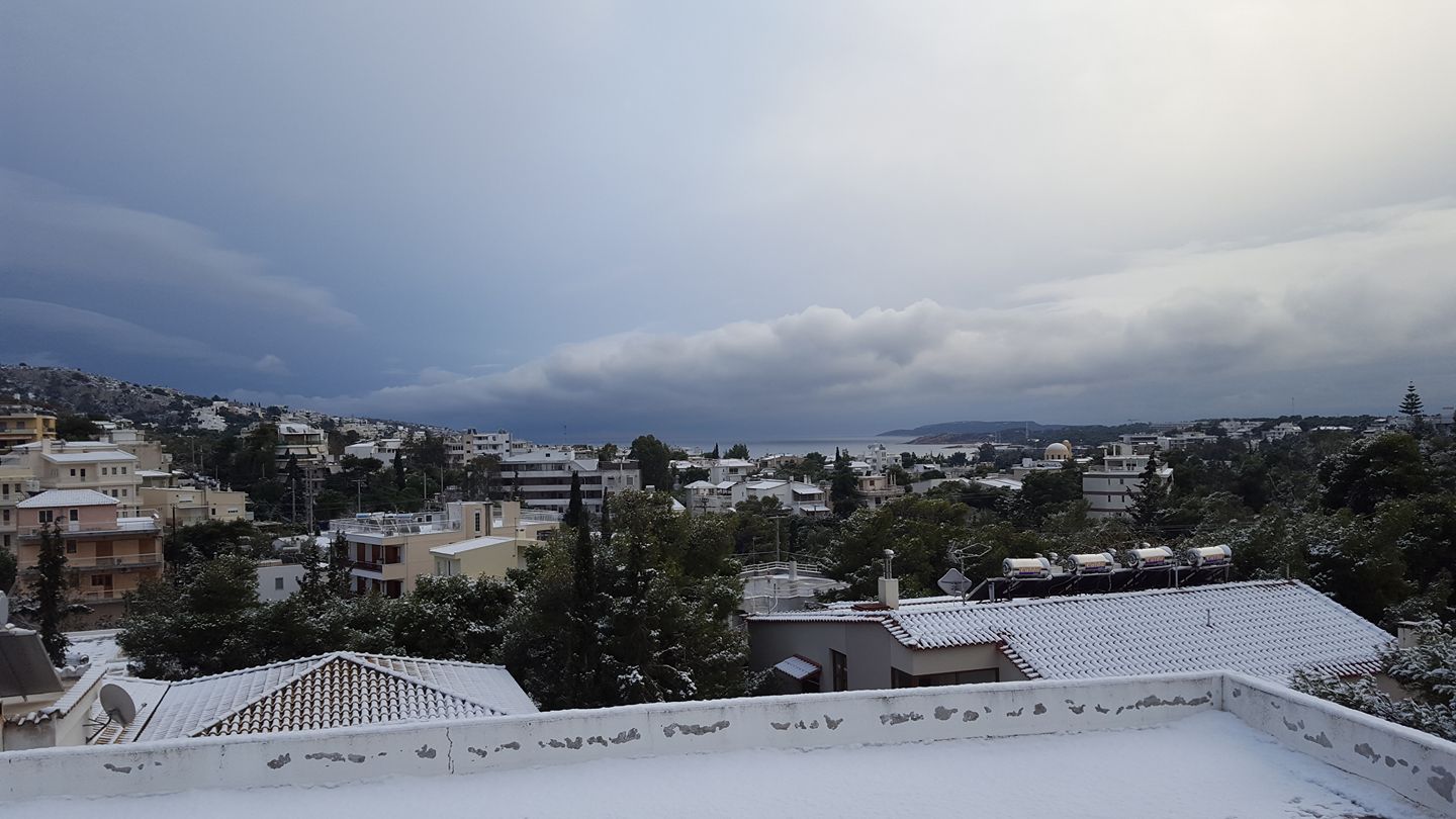 Εικόνα από τη Βουλιαγμένη στις 8.45 το πρωί