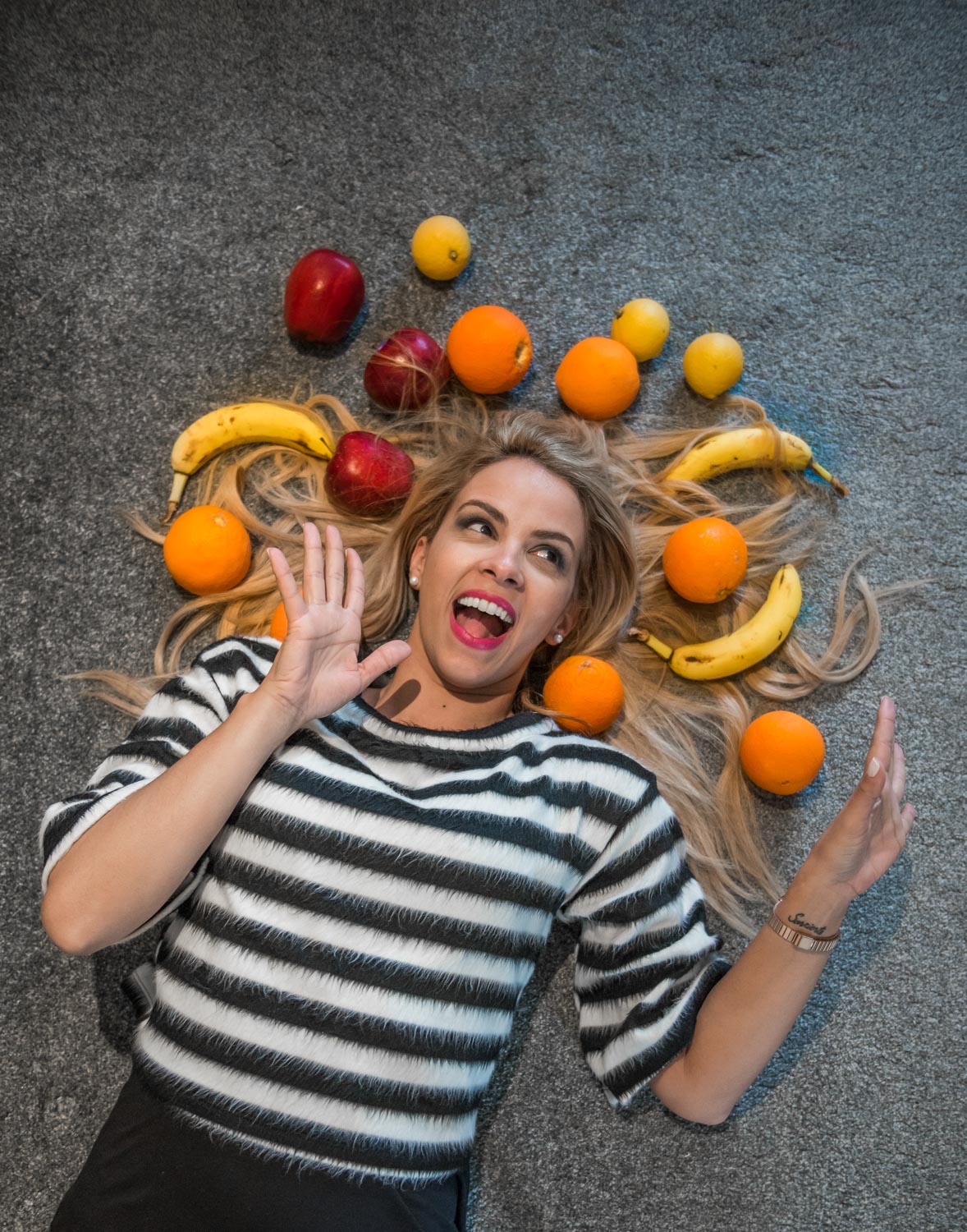 Πότε θα γίνει μόδα να παραγγέλνουμε απ' το delivery φακές και σπανακόρυζο; Ποτέ. Πότε παίζει να πιάσεις τον εαυτό σου να λέει "Φίλε, έφαγα 3 μπανάνες κι έσκασα"; Ελπίζω ποτέ.  Ωστόσο, πρέπει να τρώμε σωστότερα. Φρούτα, λαχανικά, όσπρια, ψαράκια, άντε και στα κέφια τα Σάββατα κάνα μπεργκεράκι. Και καμιά πιτσούλα. Και σουβλάκια. 