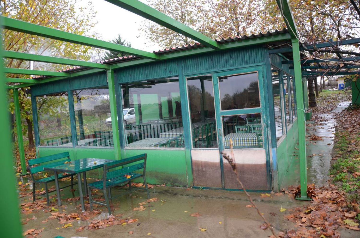  Στις όχθες του ποταμού Αξιού βρίσκεται το στέκι «Αξιός» του Σωτήρη