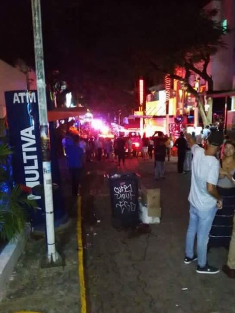 Τουλάχιστον 5 νεκροί σε ανταλλαγή πυροβολισμών σε κλαμπ στο Μεξικό (εικόνες, video) Τουλάχιστον 5 νεκροί σε ανταλλαγή πυροβολισμών σε κλαμπ στο Μεξικό (εικόνες, video)