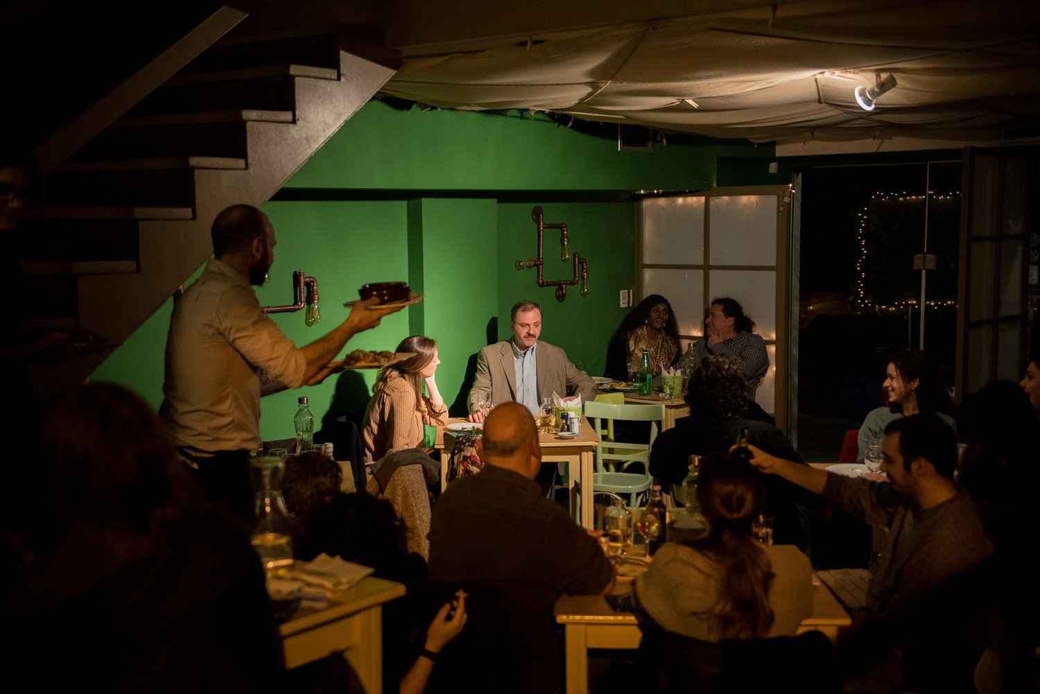 Όσο διαρκεί ο Ιανουάριος θα παίζεται το δεύτερο επεισόδιο που τιτλοφορείται «Το οικόπεδο»