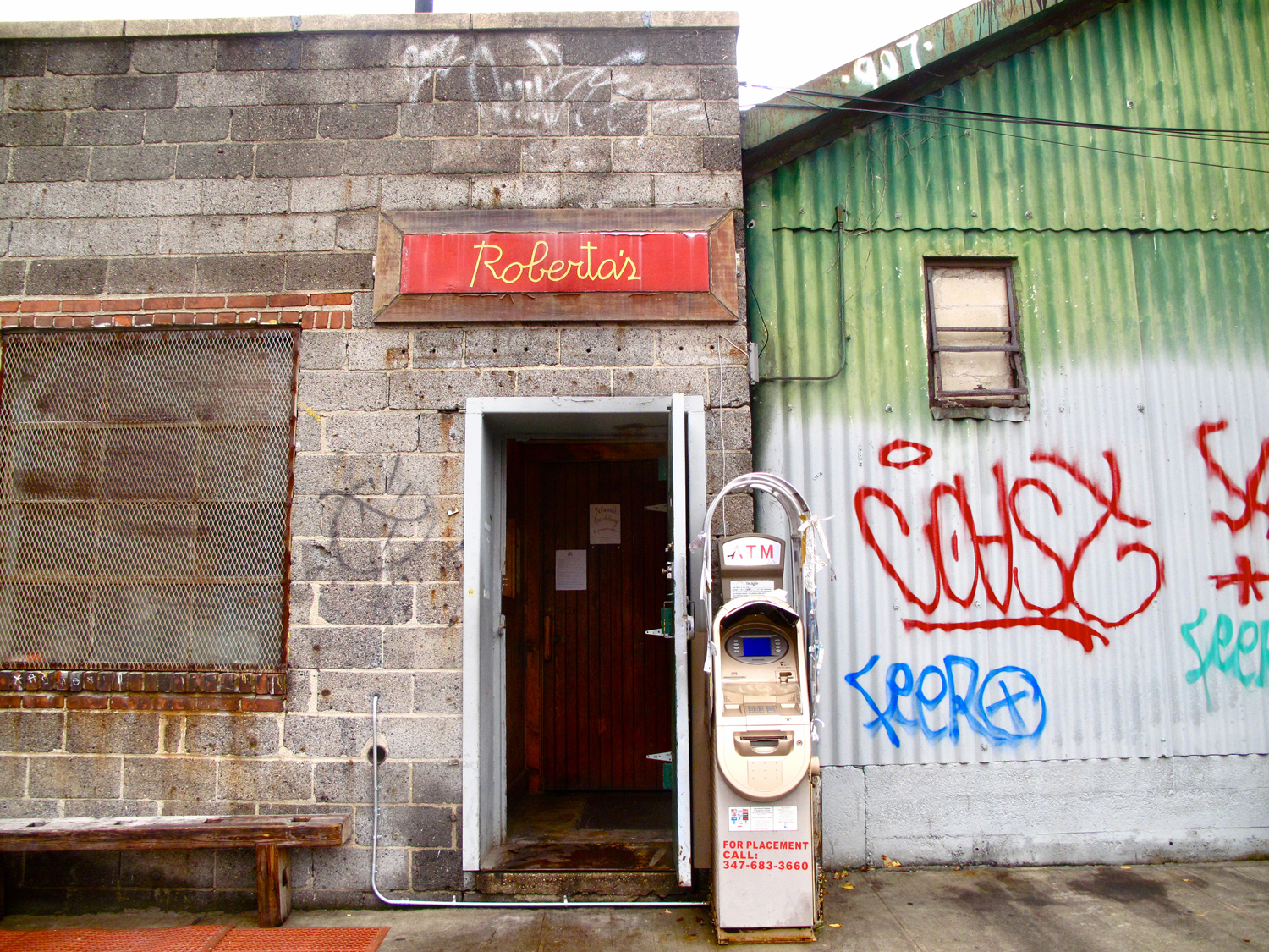 Η είσοδος στο Roberta’s