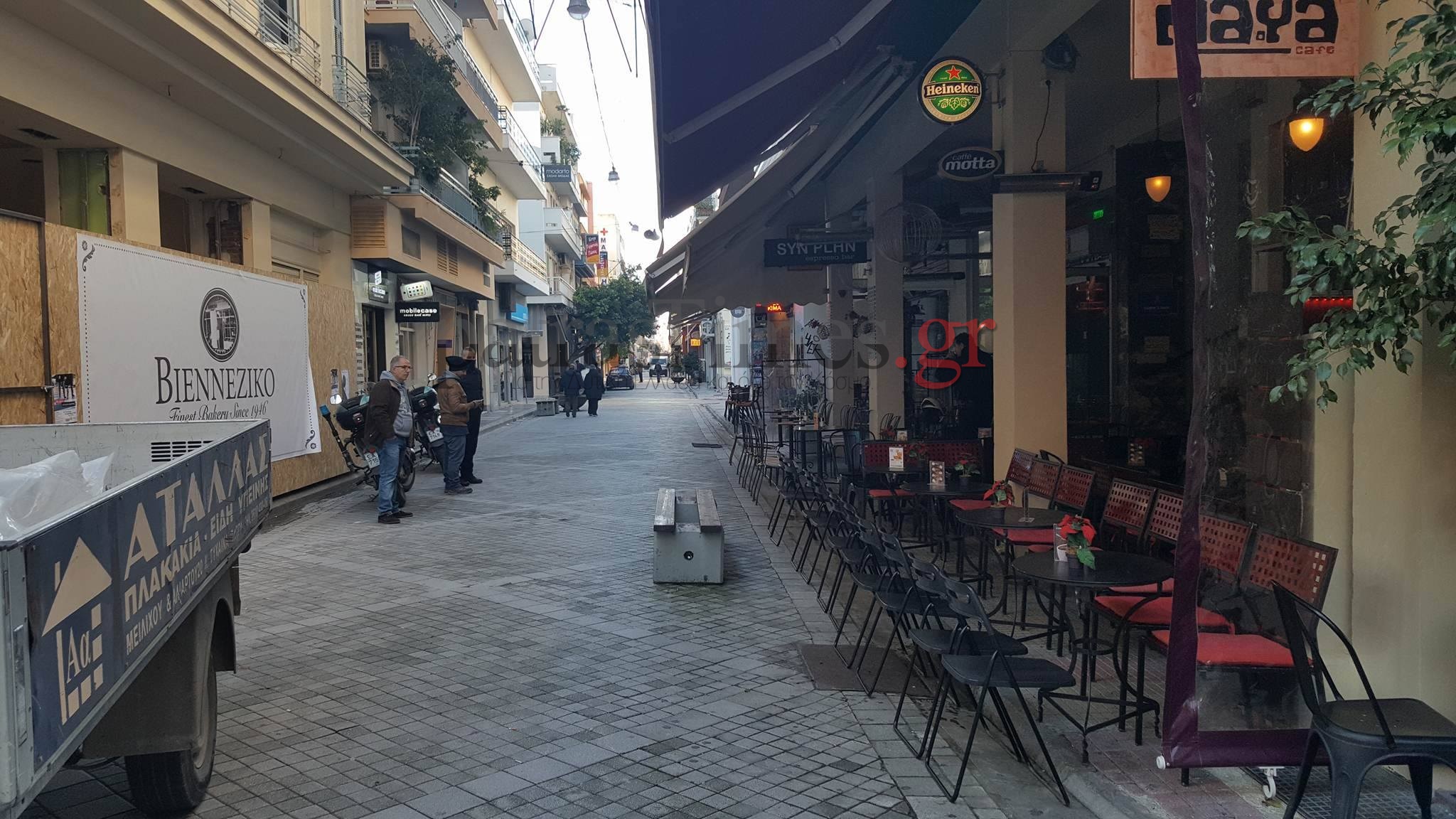  Φοιτητής κρεμάστηκε με τη ζώνη του στο μπαλκόνι του σπιτιού του (εικόνες)