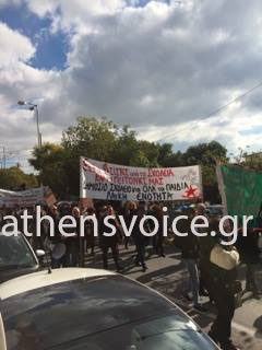 Διαμαρτυρία κατά της Χρυσής Αυγής στο Πέραμα (εικόνες)