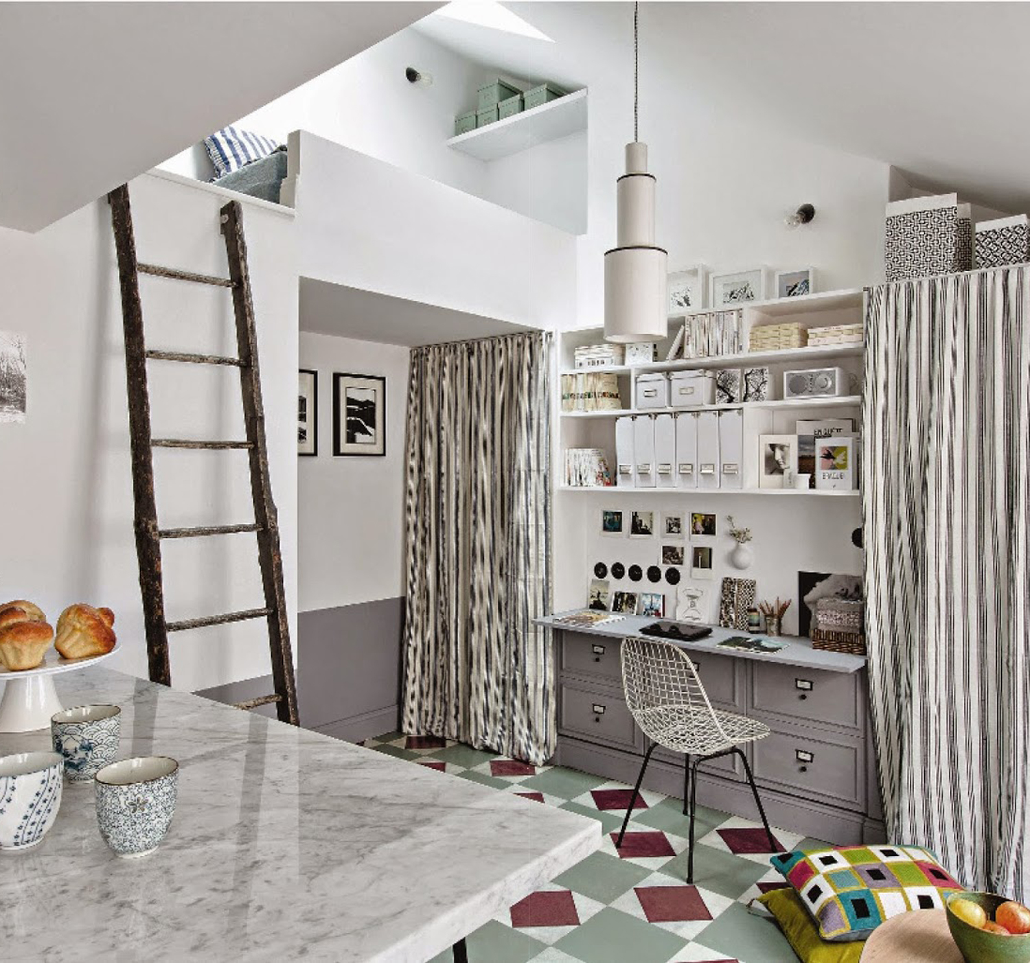 Η Pauline ήθελε μια ανυψωμένη κρεβατοκάμαρα κάτω από το φεγγίτη