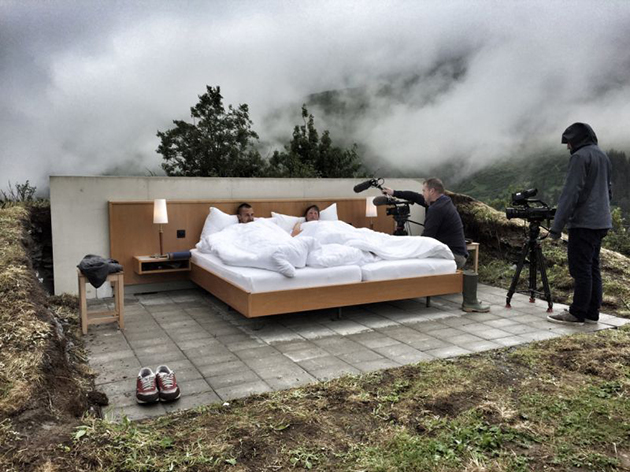 Το πιο μέσα στη φύση κατάλυμα με θέα τις ελβετικές Άλπεις