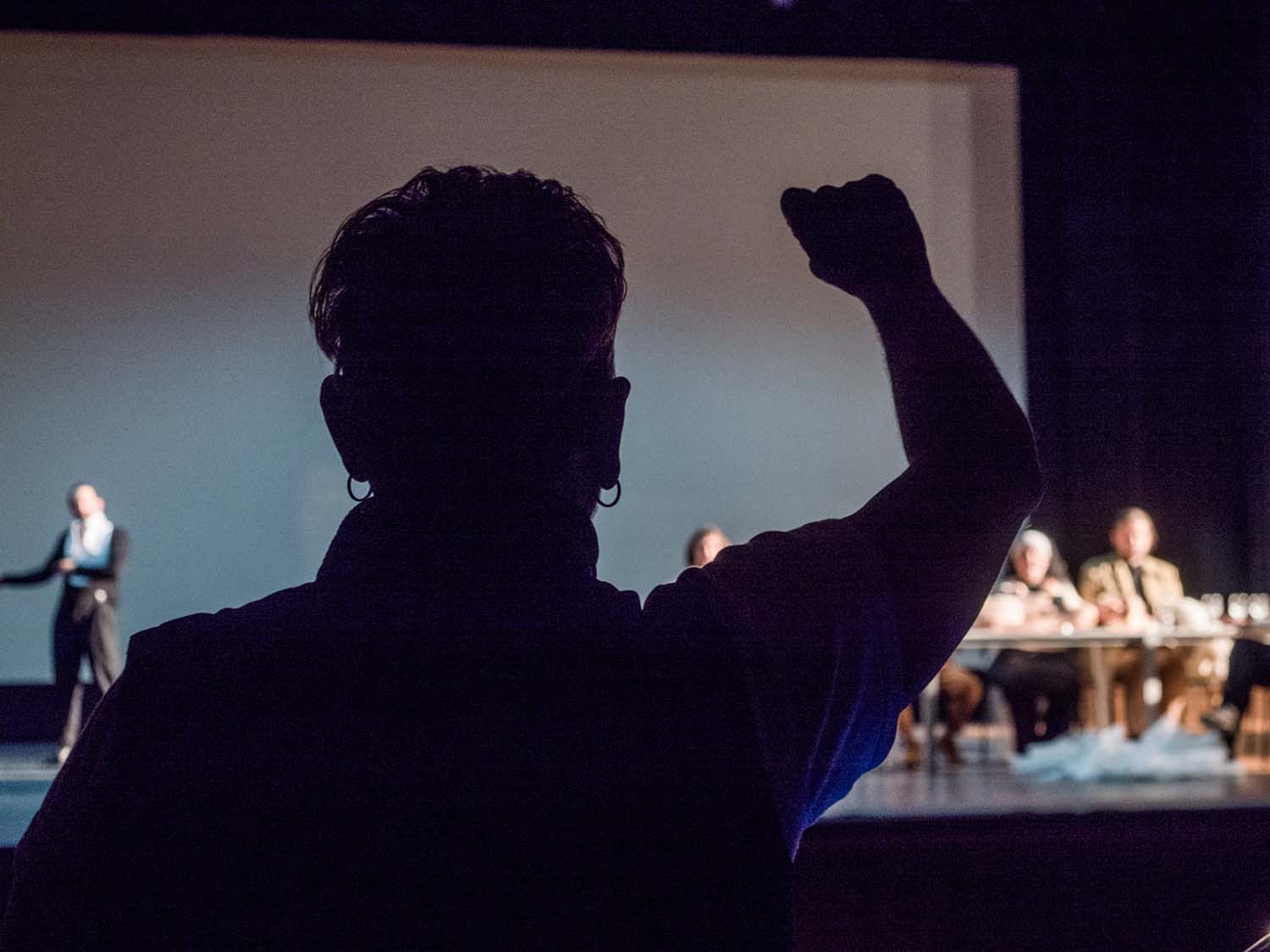 Ο Τάσος Βρεττός φωτογραφίζει τις πρόβες του «Δον Ζουάν» Ο Τάσος Βρεττός φωτογραφίζει τις πρόβες του «Δον Ζουάν»