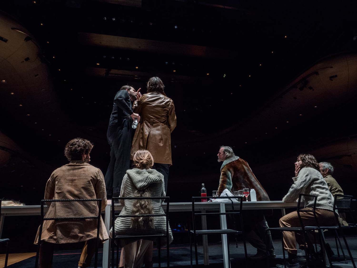 Ο Τάσος Βρεττός φωτογραφίζει τις πρόβες του «Δον Ζουάν»