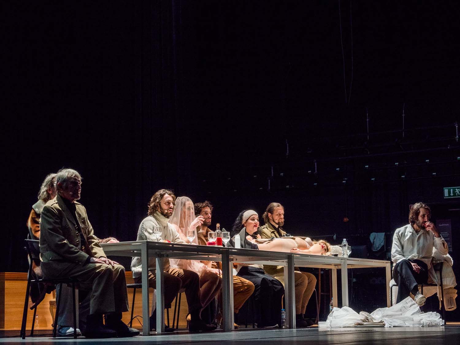 Ο Τάσος Βρεττός φωτογραφίζει τις πρόβες του «Δον Ζουάν» Ο Τάσος Βρεττός φωτογραφίζει τις πρόβες του «Δον Ζουάν»