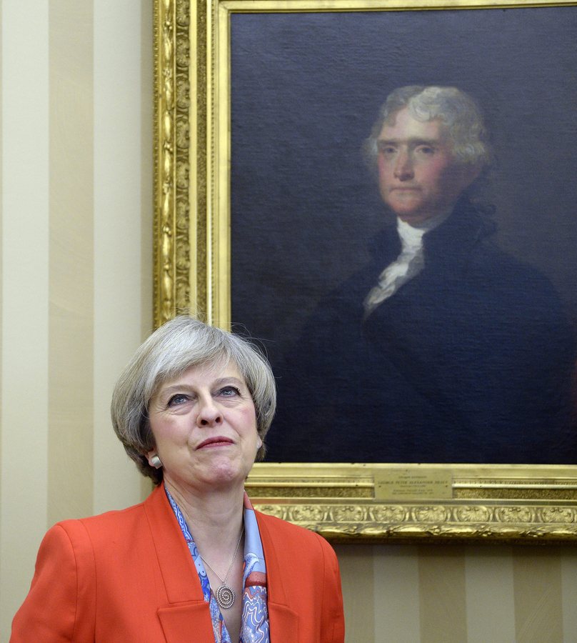 Τερέζα Μέι και Ντόναλντ Τραμπ 