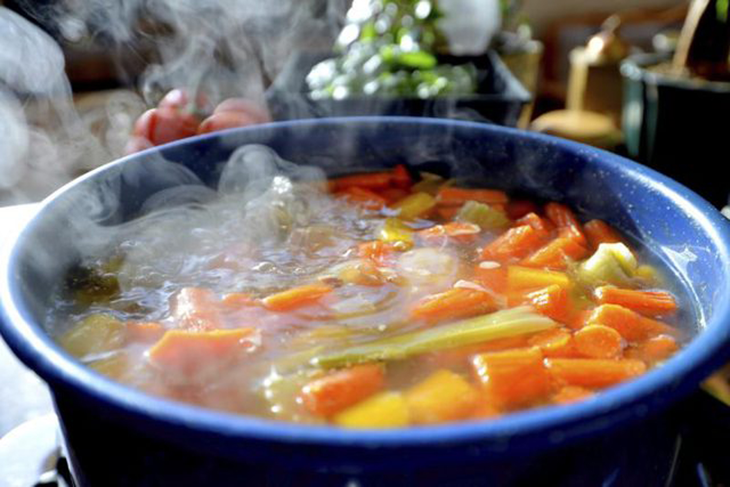 Καλό είναι να μην περιμένετε πολύ ώρα πριν αποθηκεύσετε το φαγητό σας στην ψύξη.