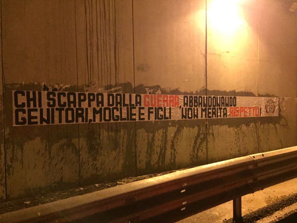 Δεκάδες ρατσιστικά πανό σε όλη την Ιταλία Δεκάδες ρατσιστικά πανό σε όλη την Ιταλία