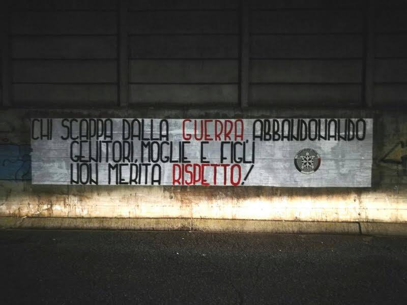 Δεκάδες ρατσιστικά πανό σε όλη την Ιταλία Δεκάδες ρατσιστικά πανό σε όλη την Ιταλία