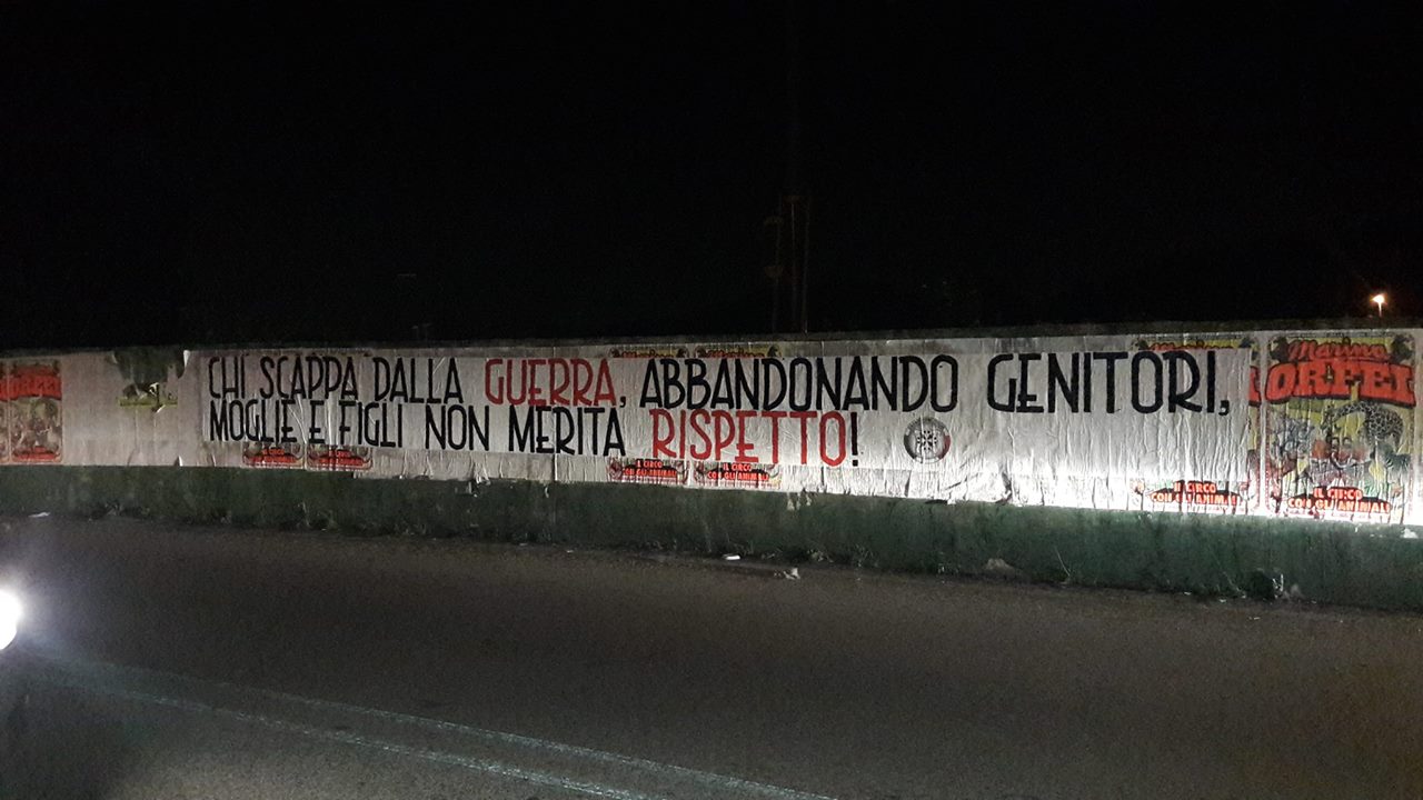 Δεκάδες ρατσιστικά πανό σε όλη την Ιταλία Δεκάδες ρατσιστικά πανό σε όλη την Ιταλία