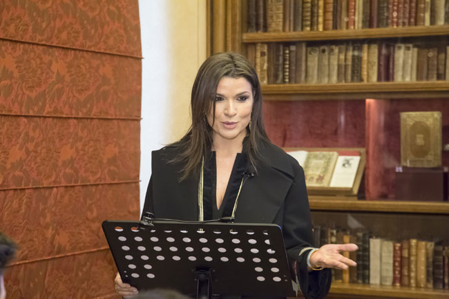 Η Αφροδίτη Παναγιωτάκου (Διευθύντρια Επικοινωνίας του Ιδρύματος Ωνάση)