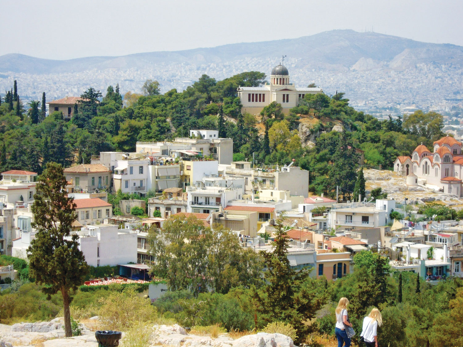 Ο δημοσιογράφος Αλέκος Λιδωρίκης περιηγείται 6 χρόνια στην Αθήνα και καταγράφει αλλαγές