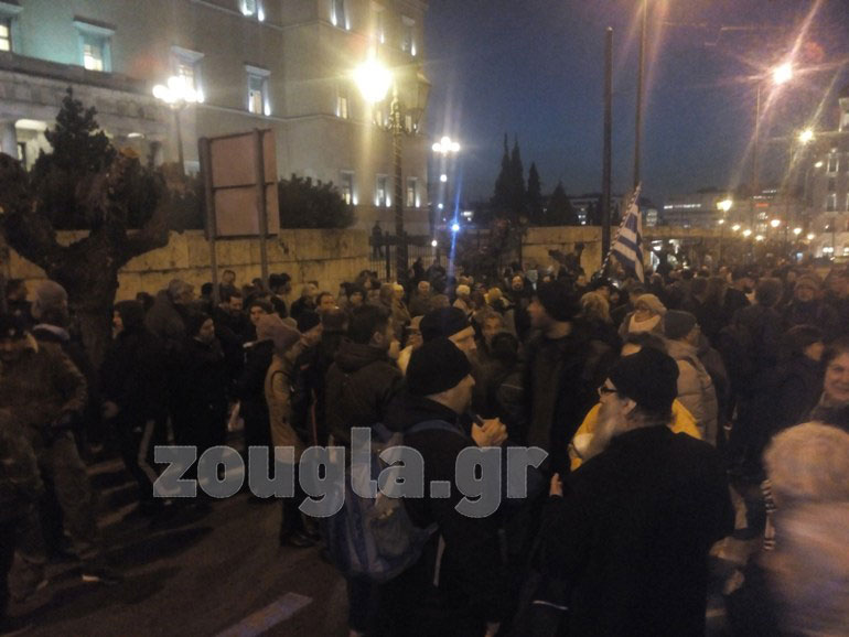 Αεκτζήδες εναντίον ΜΑΤ επειδή καταδικάστηκε ο ηγούμενος της Μονής Εσφιγμένου 