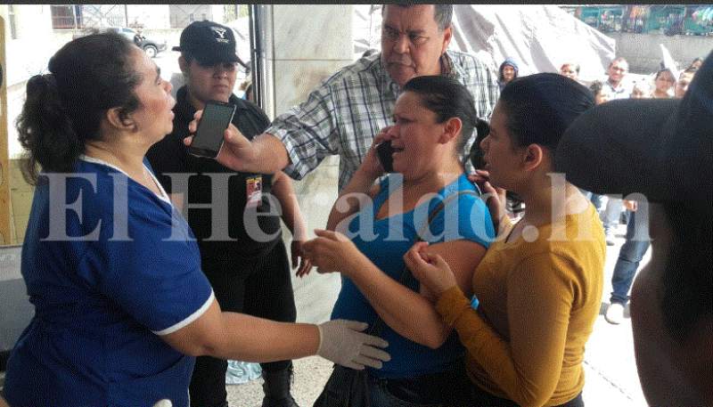 Τουλάχιστον 16 νεκροί από σύγκρουση λεωφορείου με φορτηγό Τουλάχιστον 16 νεκροί από σύγκρουση λεωφορείου με φορτηγό