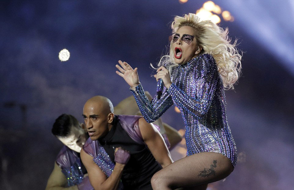 Η Lady Gaga «ανατίναξε» το Super Bowl 