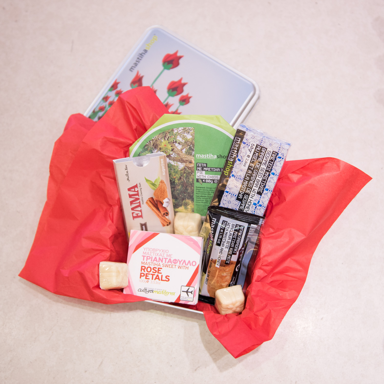 Από τη μία, δεν την πολυγουστάρεις αυτή τη γιορτή. Από την άλλη, κάτι πρέπει να πάρεις για να μην έχεις μουρμούρα. Από τη μία, βαριέσαι τα συνηθισμένα χαζά δωράκια. Από την άλλη, δεν θες να χαλάσεις και μία περιουσία. Σε έχω φτιάξει πλήρως, γιατί με μόλις 10 ευρώ θα πουλήσεις μούρη και θα αποφύγεις και τη γκρίνια. 