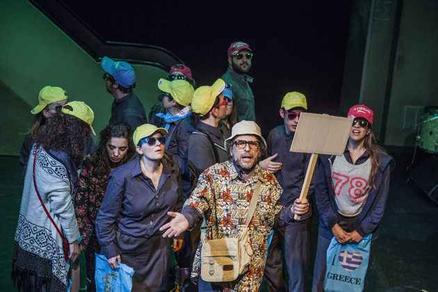 Το έργο του Γερμανού Φόλκερ Λούντβιχ φτάνει Ομόνοια, Βικτώρια, Πειραιά και γίνεται ο καθρέφτης μας  στη Στέγη του Ιδρύματος Ωνάση 