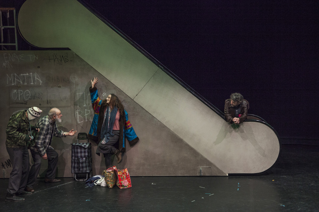 Το έργο του Γερμανού Φόλκερ Λούντβιχ φτάνει Ομόνοια, Βικτώρια, Πειραιά και γίνεται ο καθρέφτης μας  στη Στέγη του Ιδρύματος Ωνάση 