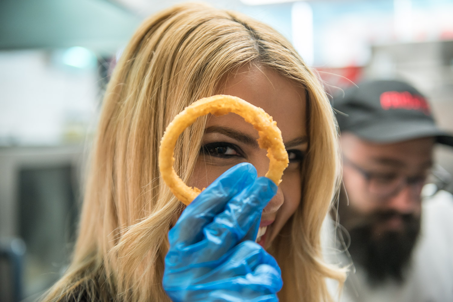 Με βλέπεις πως σε βλέπω. 