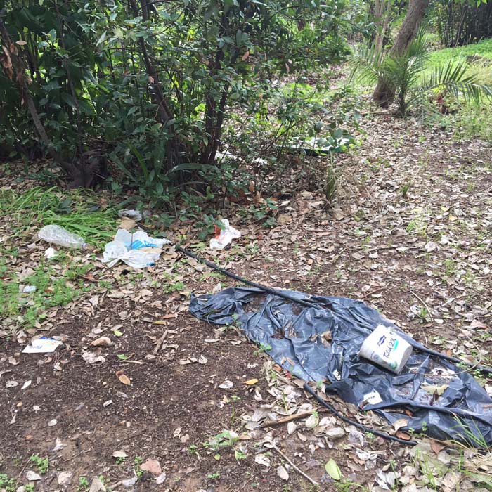 Συνήθεις εικόνες βρωμιάς στους χώρους του πρασίνου στο Πεδίον του Άρεως