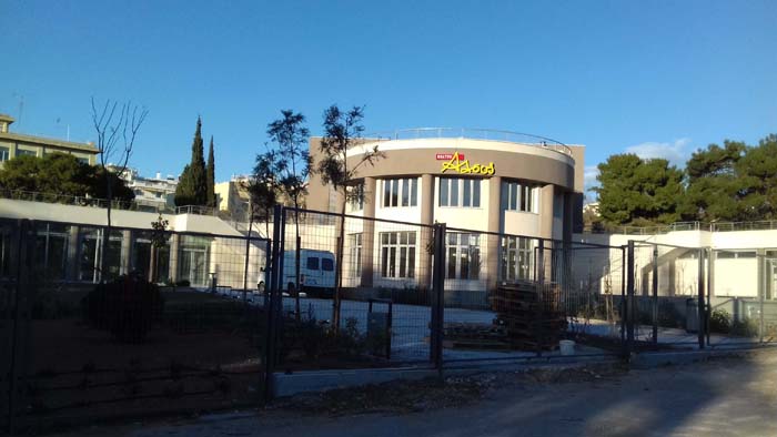 Το κτίριο Οικονομιδη όπως είναι σήμερα, άρτι ανακαινισμένο αλλά έρημο