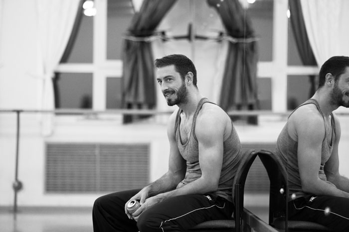 Ο Ντάγκλας Λι (Douglas Lee) με τον Αντώνη Φωνιαδάκη και Μπενζαμέν Μιλπιέ (Benjamin Millepied) χορογραφούν τα «Τοπία» Ο Ντάγκλας Λι (Douglas Lee) με τον Αντώνη Φωνιαδάκη και Μπενζαμέν Μιλπιέ (Benjamin Millepied) χορογραφούν τα «Τοπία»