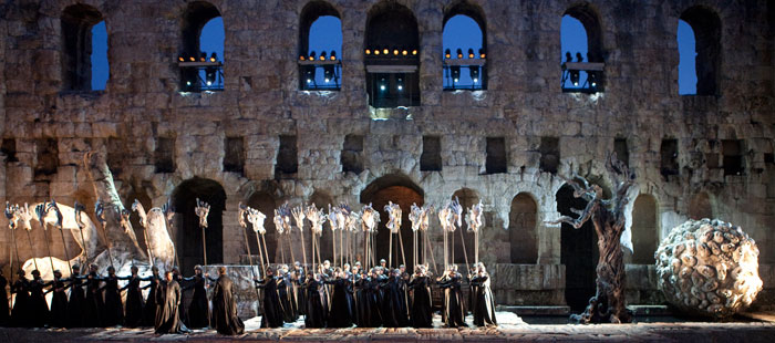 Ο Τροβατόρε του Τζουζέπε Βέρντι σε σκηνοθεσία Στέφανο Πόντα Ο Τροβατόρε του Τζουζέπε Βέρντι σε σκηνοθεσία Στέφανο Πόντα