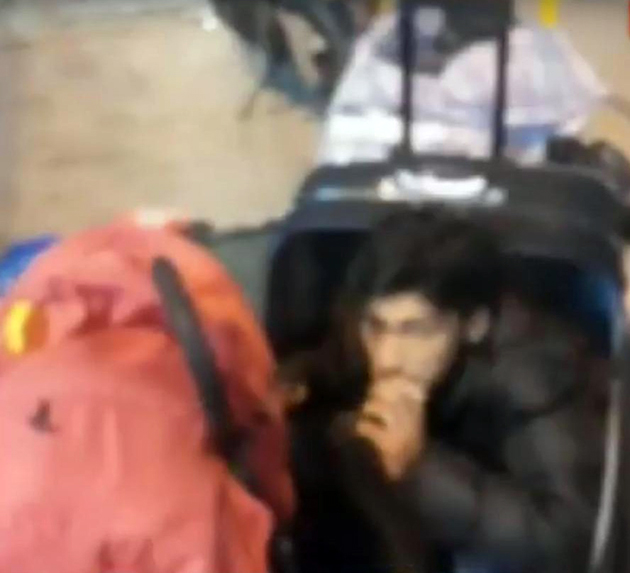 ΜΥΤΙΛΗΝΗ ΜΕΣΑ ΣΕ ΒΑΛΙΤΣΑ ΠΡΟΣΠΑΘΗΣΕ ΝΑ ΜΕΤΑΦΕΡΕΙ ΠΡΟΣΦΥΓΑΣ ΑΠΟ ΣΥΡΙΑ ΤΟΝ ΓΙΟ ΤΗΣ