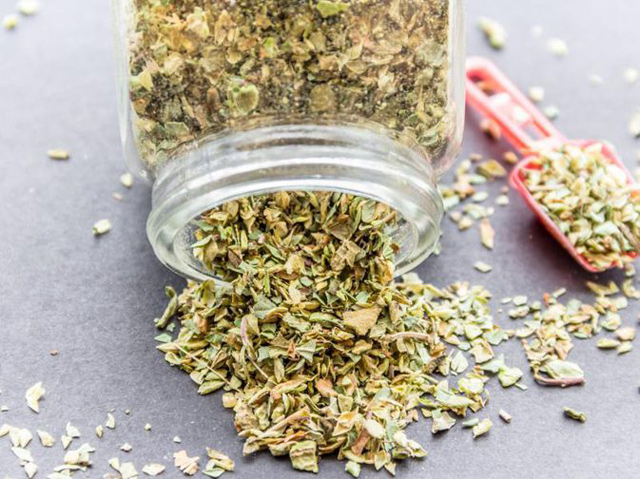 Η ρίγανη έχει αντιοξειδωτικές ιδιότητες και βοηθάει να αποβληθούν οι τοξίνες από τον οργανισμό.