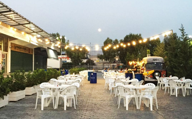 Το Überness πετάγεται μπροστά σου εκεί που δεν το περιμένεις και σε τραβάει από τη μύτη.