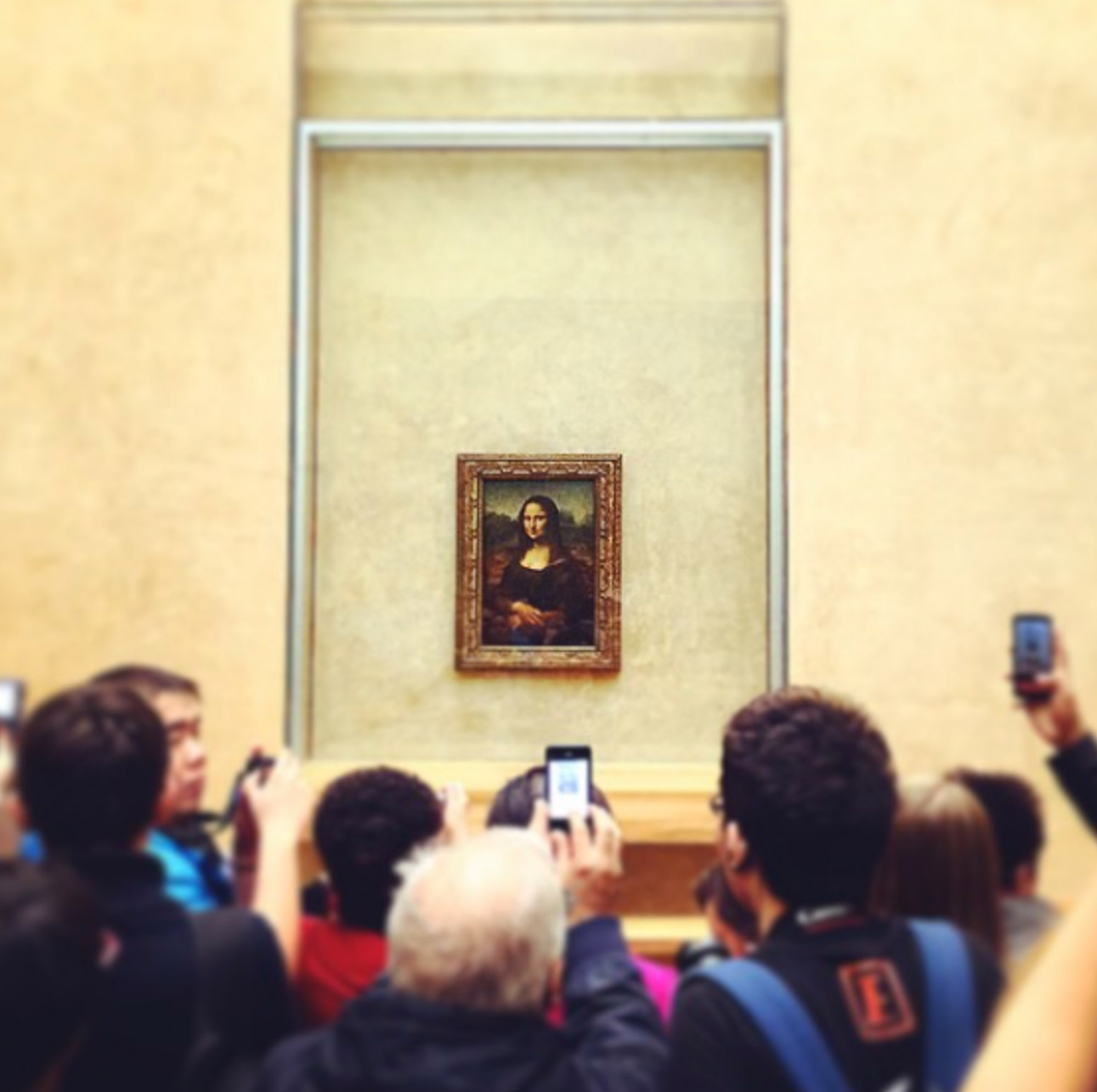 Μόνα Λίζα. Ένα χαμόγελο είναι αρκετό να εκφράσει το γυναικείο μυστήριο. 