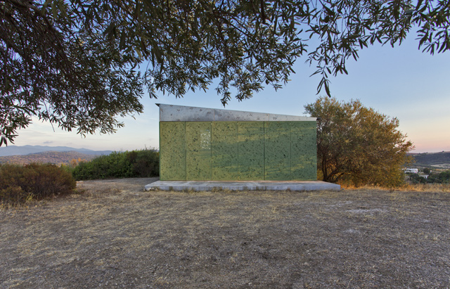 «Τα κτίρια δεν θα έπρεπε να σχεδιάζονται ως εσωτερικοί μόνο χώροι, αποξενωμένα από το περιβάλλον τους» «Τα κτίρια δεν θα έπρεπε να σχεδιάζονται ως εσωτερικοί μόνο χώροι, αποξενωμένα από το περιβάλλον τους»