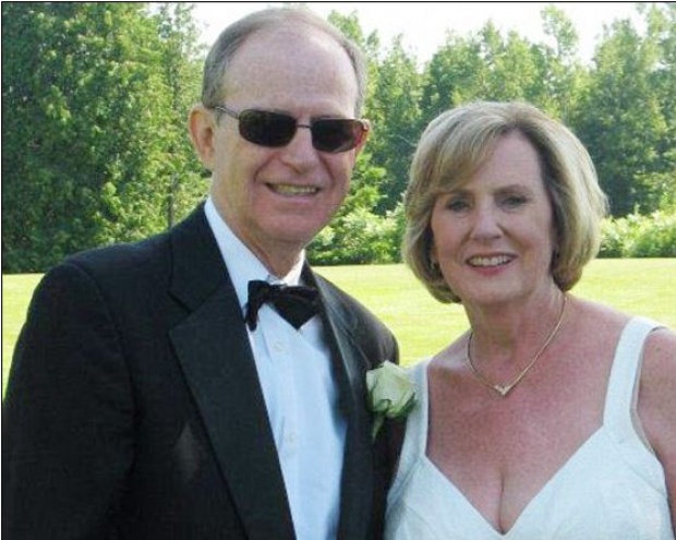  Η γιαγιά εξηγεί το λόγο που τα παιδιά έκαναν χαλάστρα στη συνέντευξη του μπαμπά τους 