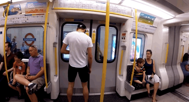 Λονδρέζος τρέχει με αντίπαλο το Μετρό και το κερδίζει