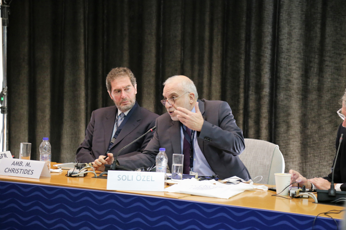 Μ.Χρηστίδης - Soli Ozel Καθηγητής Διεθνών Σχέσεων 