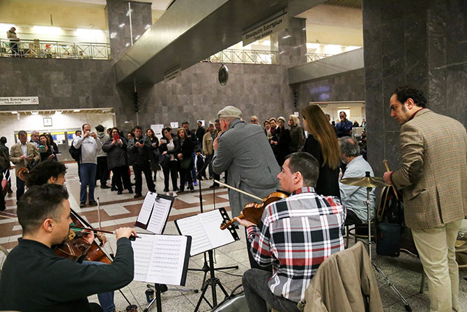 Οι «Δαιμονισμένοι» στο Μετρό του Συντάγματος