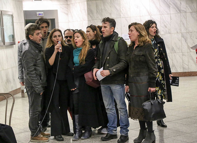 Οι «Δαιμονισμένοι» στο Μετρό του Συντάγματος