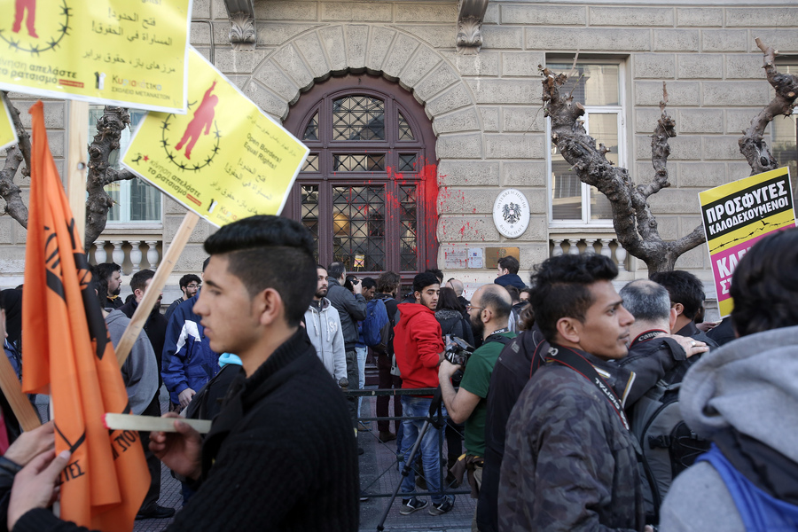 Εικόνες από το αντιρατσιστικό συλλαλητήριο στην Αθήνα