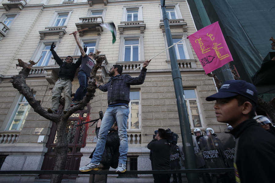 Εικόνες από το αντιρατσιστικό συλλαλητήριο στην Αθήνα