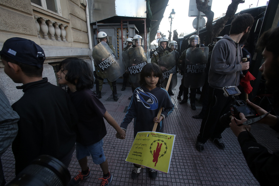 Εικόνες από το αντιρατσιστικό συλλαλητήριο στην Αθήνα
