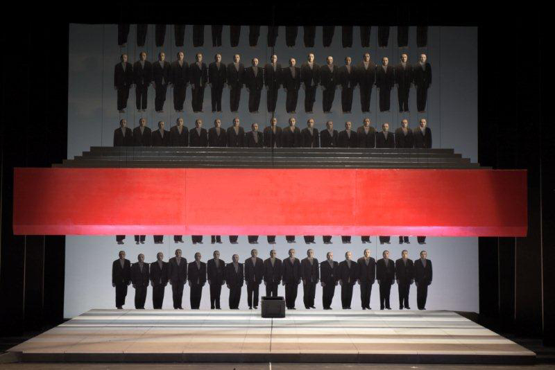 H παράσταση «Μάνα Κουράγιο» του Μπέρτολτ Μπρεχτ, σε σκηνοθεσία Θεόδωρου Τερζόπουλου, στο θέατρο Αλεξαντρίνσκι στην Αγία Πετρούπουλη