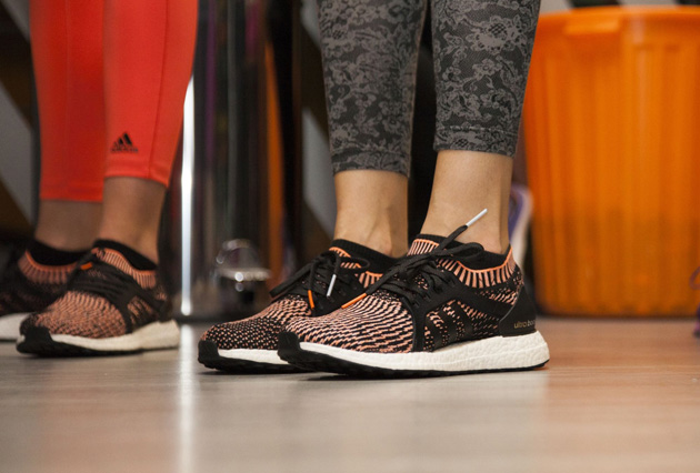 Aν έτσι περνάνε οι Adidas Women, θέλω κι εγώ. Δυναμικές προπονήσεις και απολαυστικές εμπειρίες με τα ιδανικά παπούτσια στο Runbase στο Κουκάκι